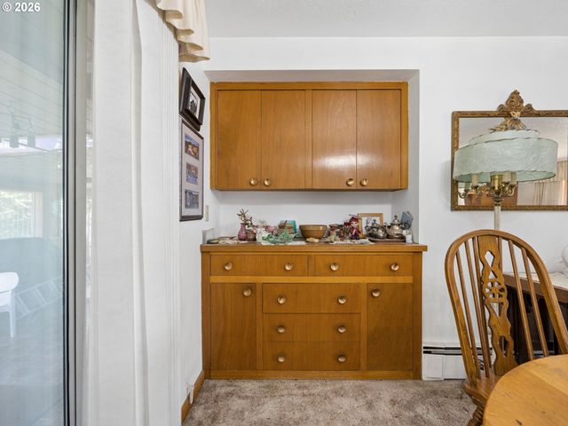 709 Ne 107TH Pl, Portland, OR 97220