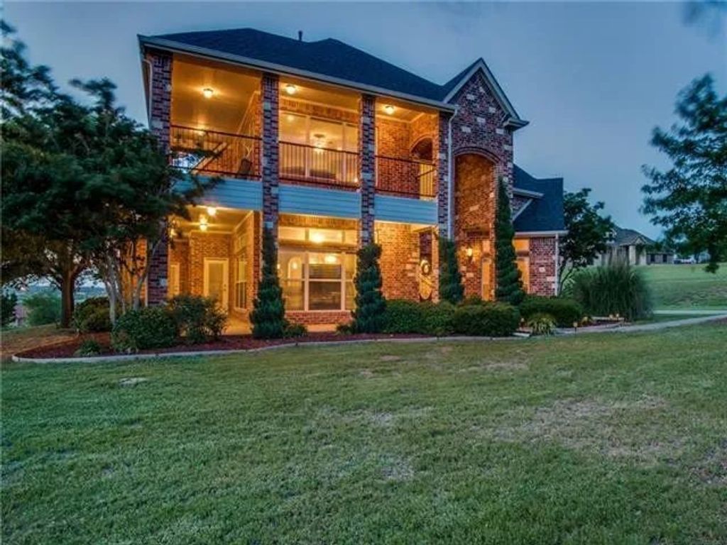 3721 S Lighthouse Hill Lane, Fort Worth, TX 76179