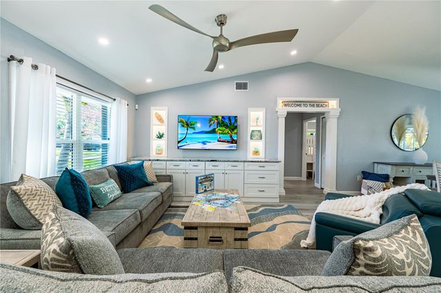 7410 2ND AVENUE NW, Bradenton, FL 34209