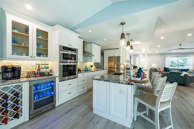 7410 2ND AVENUE NW, Bradenton, FL 34209