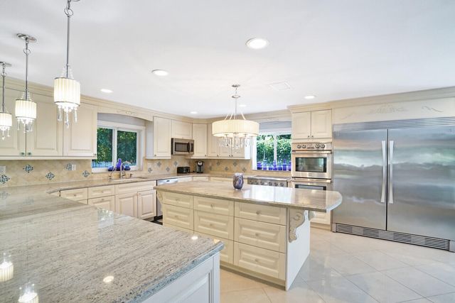 17 E Ocean Avenue, Ocean Ridge, FL 33435
