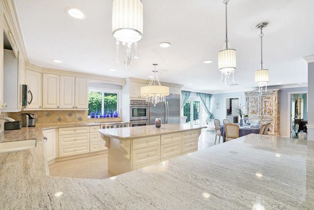 17 E Ocean Avenue, Ocean Ridge, FL 33435