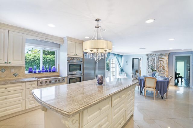 17 E Ocean Avenue, Ocean Ridge, FL 33435