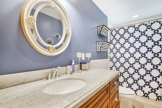 17 E Ocean Avenue, Ocean Ridge, FL 33435