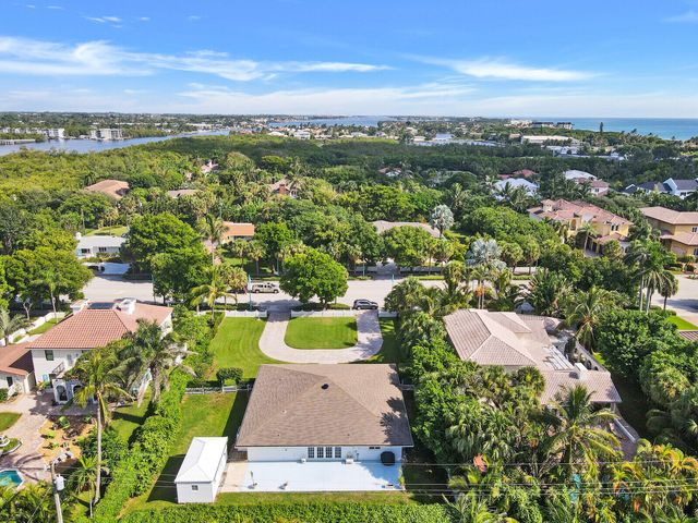 17 E Ocean Avenue, Ocean Ridge, FL 33435
