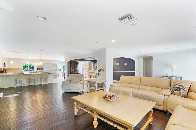 17 E Ocean Avenue, Ocean Ridge, FL 33435