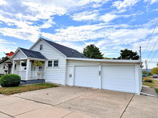 731 N Michigan Street, Prairie Du Chien, WI 53821