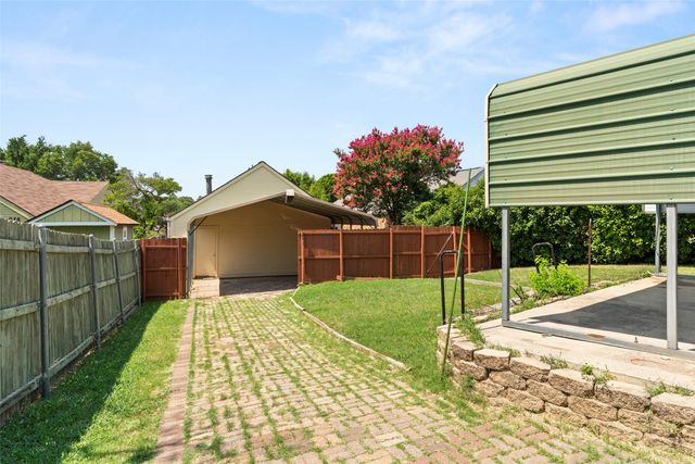 217 Teakwood Lane, Lewisville, TX 75067