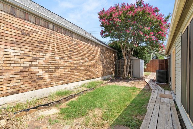 217 Teakwood Lane, Lewisville, TX 75067