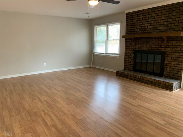 3560 SE Sandhill Drive, Conyers, GA 30094