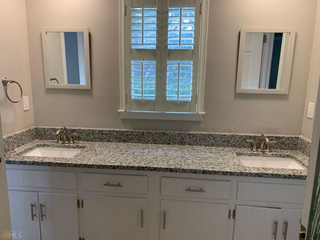 3560 SE Sandhill Drive, Conyers, GA 30094
