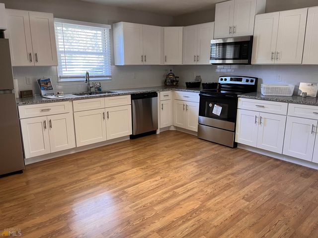 3560 SE Sandhill Drive, Conyers, GA 30094