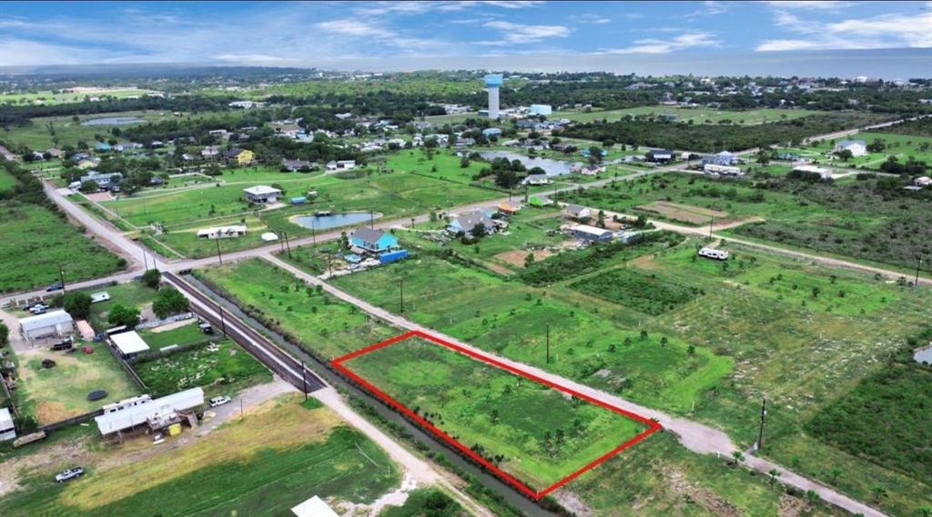 18 Cindy Palmer Lane, Dickinson, TX 77539