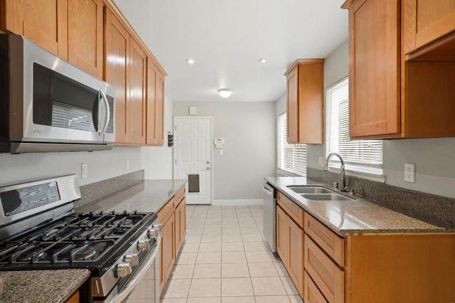 5828 Shenandoah Dr, Sacramento, CA 95841