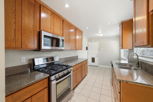 5828 Shenandoah Dr, Sacramento, CA 95841