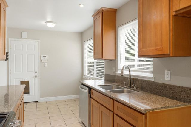 5828 Shenandoah Dr, Sacramento, CA 95841