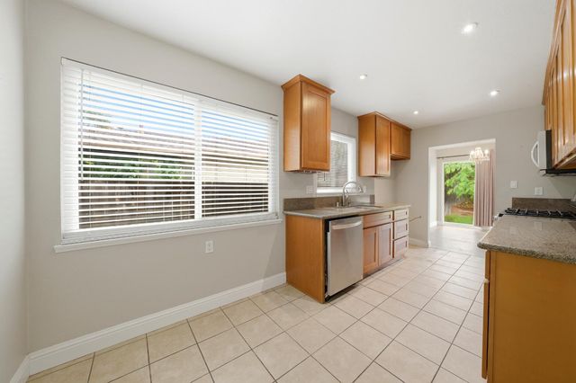 5828 Shenandoah Dr, Sacramento, CA 95841