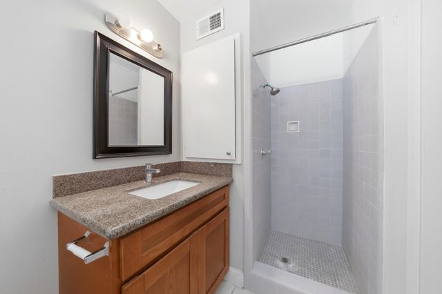 5828 Shenandoah Dr, Sacramento, CA 95841