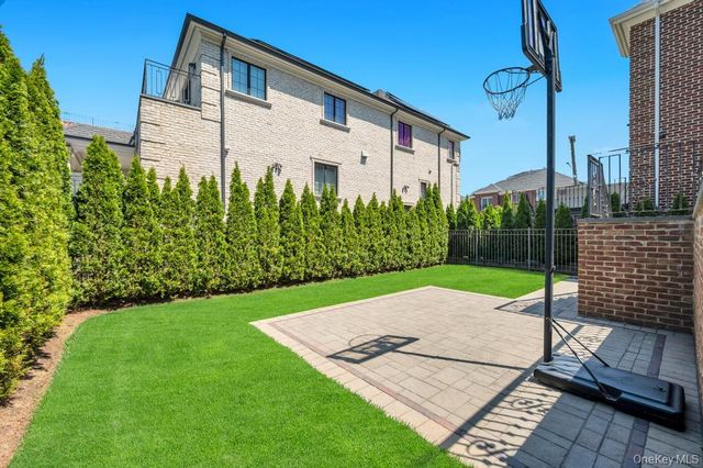 339 150th Street, Whitestone, NY 11357