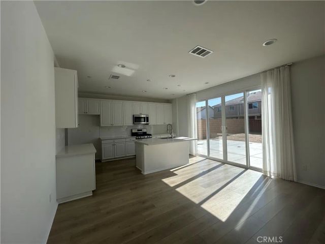 12574 Dartola, Victorville, CA 92392
