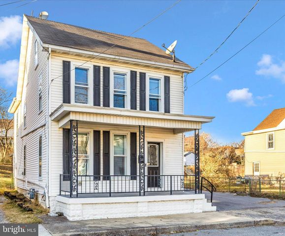 148 HAMILTON AVE, Waynesboro, PA 17268