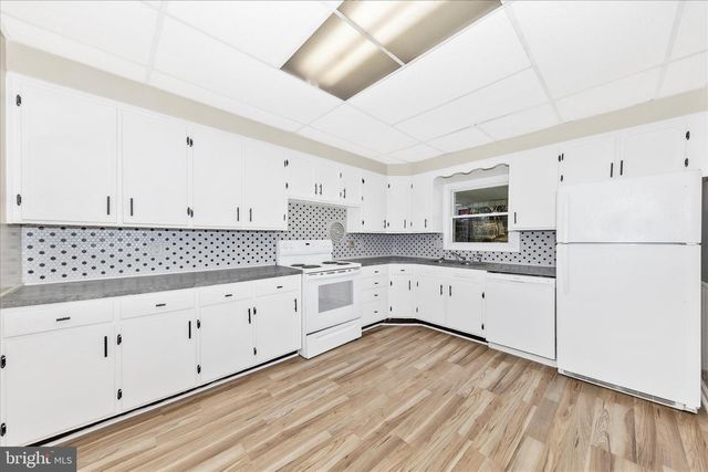 148 HAMILTON AVE, Waynesboro, PA 17268