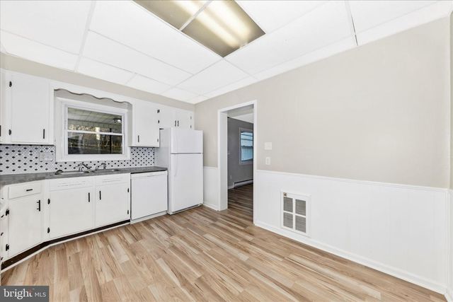 148 HAMILTON AVE, Waynesboro, PA 17268