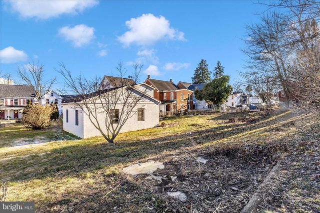 148 HAMILTON AVE, Waynesboro, PA 17268