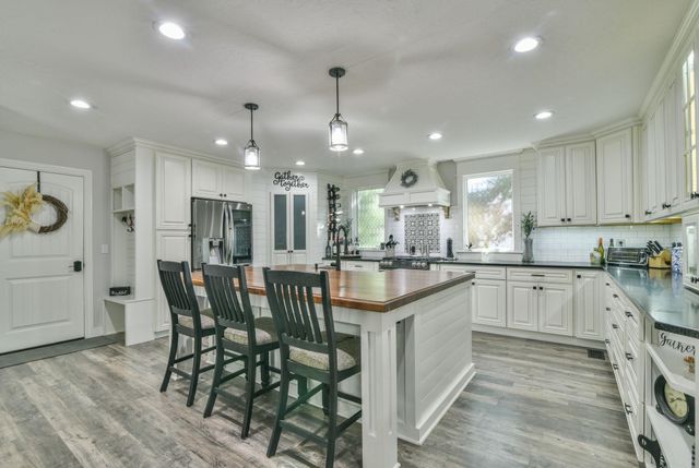 11725 W Alderny, Wichita, KS 67212