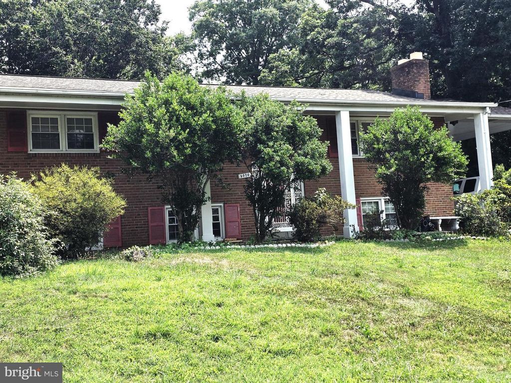 5026 LELAND DR, Oxon Hill, MD 20745