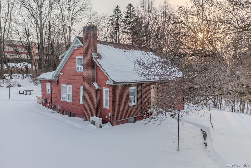 42 W Cedar Street, Poughkeepsie, NY 12601