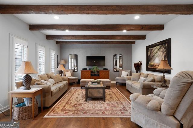 10 Woodland Drive, Cartersville, GA 30120