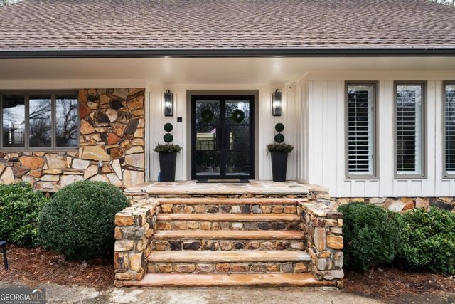 10 Woodland Drive, Cartersville, GA 30120