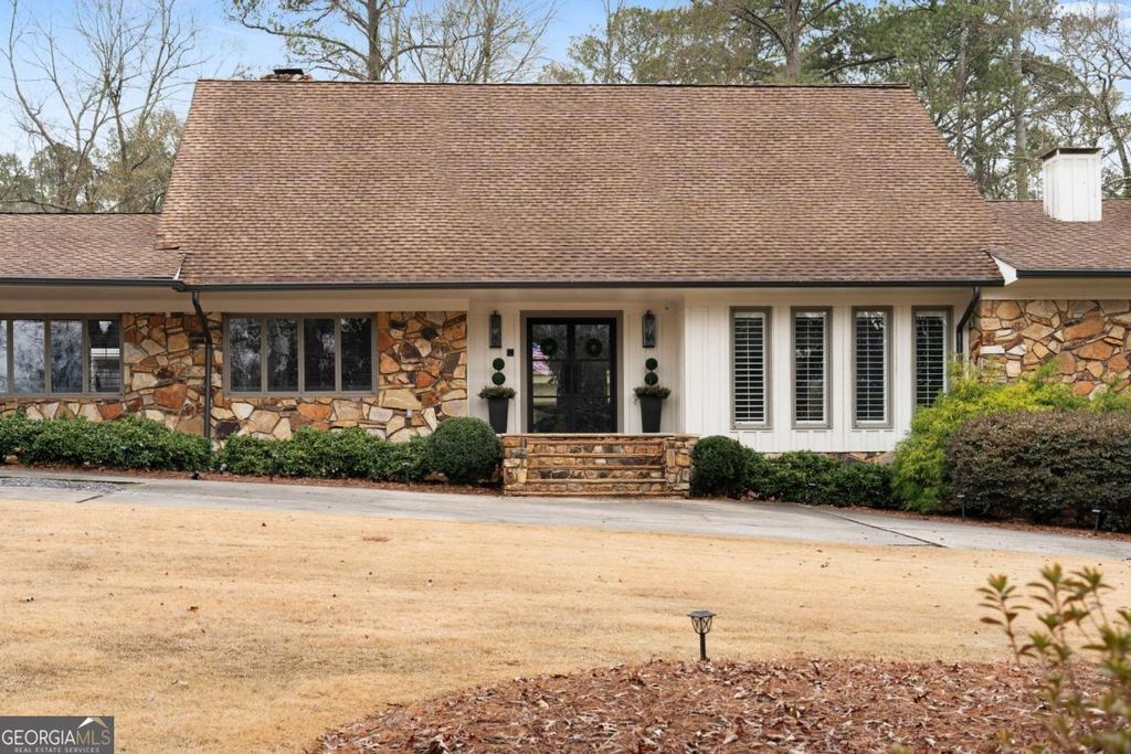 10 Woodland Drive, Cartersville, GA 30120