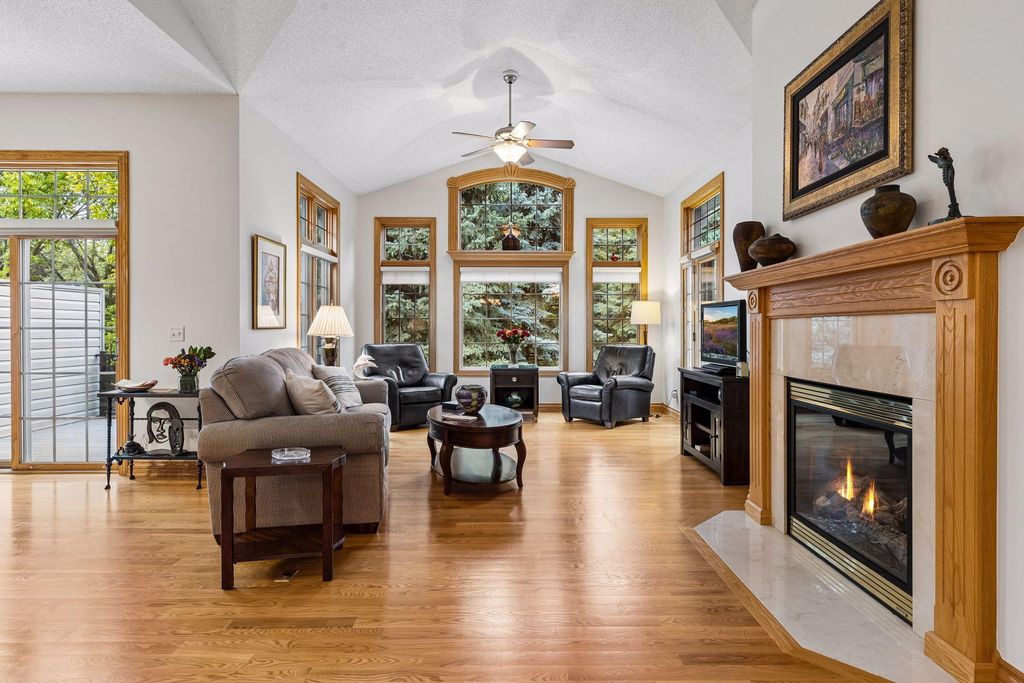 10162 Chestnut Circle N, Brooklyn Park, MN 55443 — photo 3