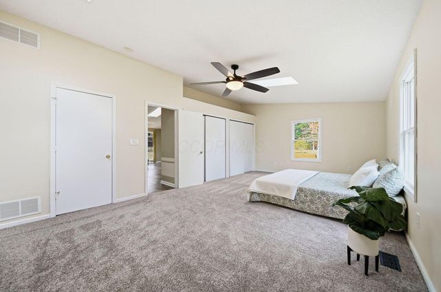 128 Winter Green Loop SW, Pataskala, OH 43062