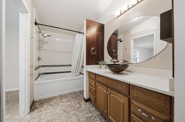 128 Winter Green Loop SW, Pataskala, OH 43062