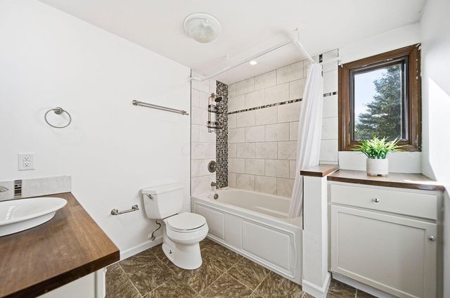 128 Winter Green Loop SW, Pataskala, OH 43062