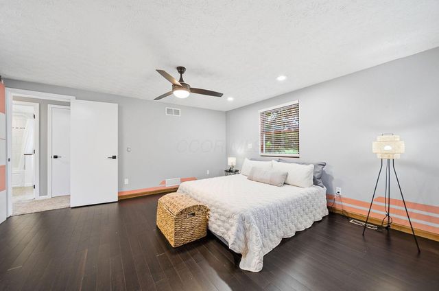 128 Winter Green Loop SW, Pataskala, OH 43062