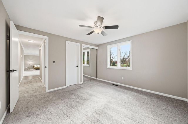 128 Winter Green Loop SW, Pataskala, OH 43062