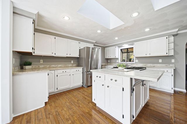 128 Winter Green Loop SW, Pataskala, OH 43062