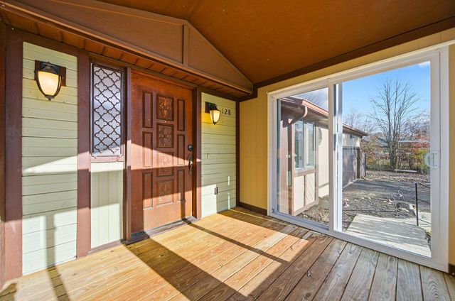 128 Winter Green Loop SW, Pataskala, OH 43062