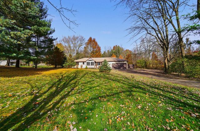 128 Winter Green Loop SW, Pataskala, OH 43062