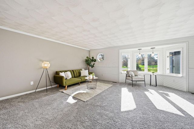 128 Winter Green Loop SW, Pataskala, OH 43062