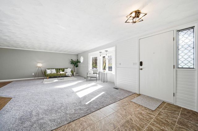 128 Winter Green Loop SW, Pataskala, OH 43062