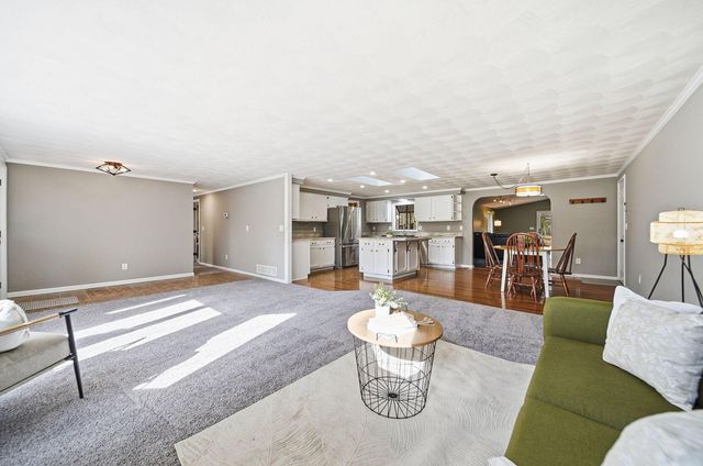 128 Winter Green Loop SW, Pataskala, OH 43062