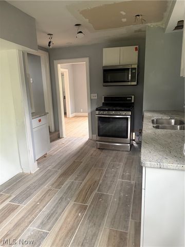 4009 Rosemond Road, Cleveland Heights, OH 44121