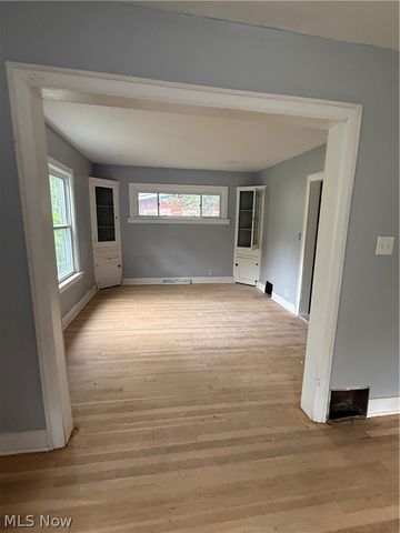 4009 Rosemond Road, Cleveland Heights, OH 44121
