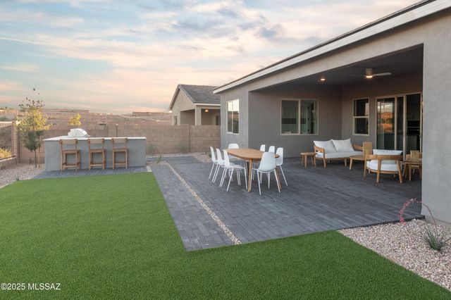 12802 E Tortoise Pointe Drive, Vail, AZ 85641