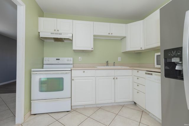 4201 Stratford Road, Evansville, IN 47710